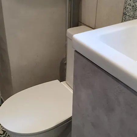 Charming Studio Pernety Homestay Paris